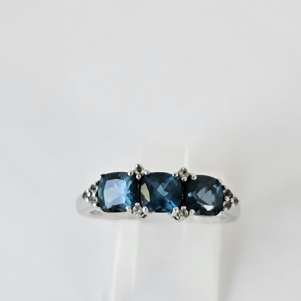 Genuine London Blue Topaz Ring 💍 in Sterling Silver Size 7! 💙 - Picture 8 of 10